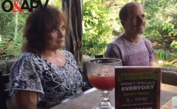 Cheryl’s Shoe Box, formed to ensure the legacy of an active community volunteer, provides personal and educational supplies to Vallarta’s needy youth