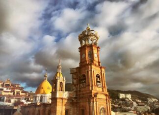 Upcoming Events in Puerto Vallarta Parroquia de nuestra Sra. de Guadalupe, elemento representativo de la ciudad.