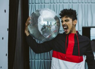 The Entertainers: Interview With Tonny Kenneth Tonny Kenneth Cover of the Month Photo: Gabriel Mejía