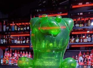 Candy Bar Restaurant Opens Its Doors in Zona Romantica