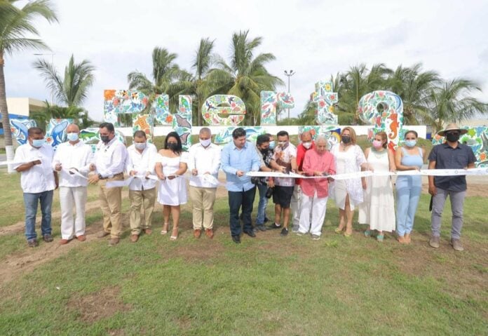 Puerto Vallarta has new letters