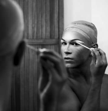 ‘We are born naked, the rest is Drag’ is the winning photograph of the LGBTQ+ Contest of the Festival Nuestro Orgullo