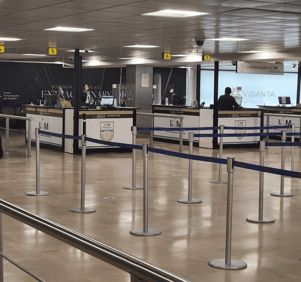 punto de entrada de inmigración en el aeropuerto de Puerto Vallarta