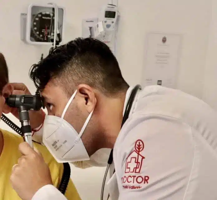 Doctor Puerto Vallarta Offers Specialized LGBTQ Services and More Dr. Omar Sánchez. Photo by Oscar Almeida