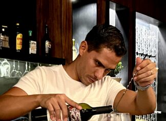 Shhhhh! It’s a Secret! New ‘Secret’ Wine Bar Opens in Hidden Location Juan Carlos Carrillo Orozco