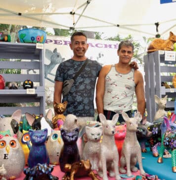 Paper Mache that Slays Mauricio Vargas Ruiz and Alberto Trejo Garcia. Photo by Oscar Almedia.