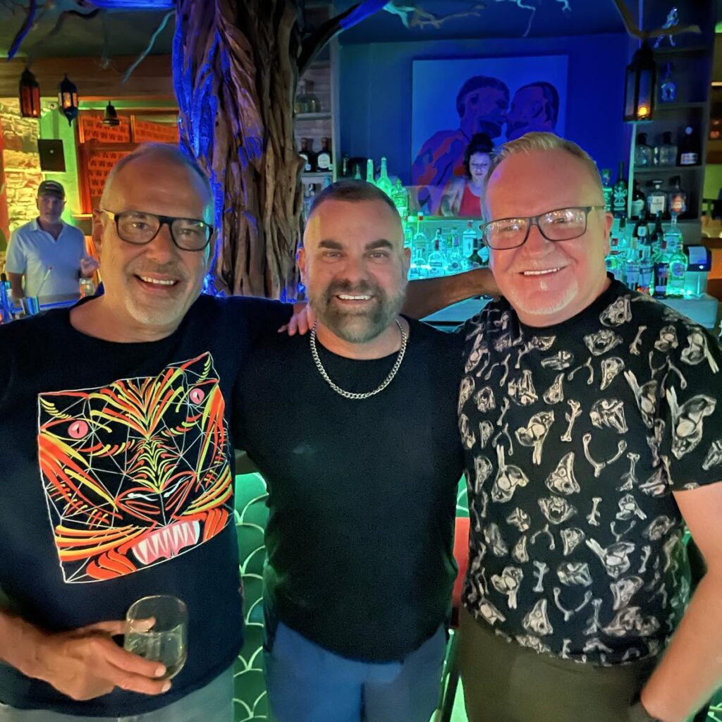 (de izquierda a derecha) Los propietarios de One Six One, Bryan Stocks, Brian Kent y Roger Allen