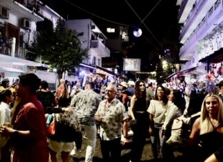 A Vibrant Fiesta: New Year’s Eve in Puerto Vallarta 2023 Olas Altas in Zona Romantica turns into a big street party on New Year's Eve. This is a photo from the 2022/2023 NYE Celebration. Photo by Oscar Almeida.
