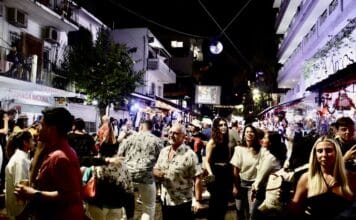 A Vibrant Fiesta: New Year’s Eve in Puerto Vallarta 2023 Olas Altas in Zona Romantica turns into a big street party on New Year's Eve. This is a photo from the 2022/2023 NYE Celebration. Photo by Oscar Almeida.