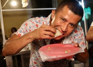 New ‘Street Food Fiesta’ Tour Takes Foodies on Delicious Journey Through Puerto Vallarta Augustine enjoys a taco on the new Vallarta Eats Street Food Fiesta. Photo by Oscar Almeida.