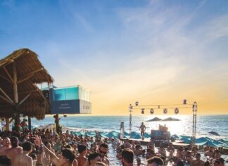 Paradise Found: Mantamar Beach Club Named Finalist For Gay Beach Club Award In the heart of Puerto Vallarta's romantic zone lies a heaven of extravagance and inclusivity - Mantamar Beach Club. As it marks its illustrious tenth year in operation, it's not just a milestone; it's a celebration of a decade filled with unparalleled events, top-tier DJs, and an unyielding commitment of Almar Group, to fostering a vibrant LGBT community.