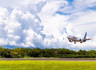 Alaska Airlines Adds Direct Flights From New York, Sacramento, Kansas City and St. Louis to Puerto Vallarta Alaska Airlines Plane Landing