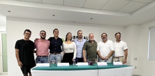 (left to right) Poncho Davalos, Vallarta Gay+ Community Center (VG+CC); Dr. Miguel Angel Vázquez, Vallarta Medical Center (VMC); Lic. Israel Valadez Cruz, VMC; Dra. Daniela Sahigun Flores, VMC; Dr. Alberto Marron McNaught, VMC; Don Pickens, VG+CC; Pedro Lopez, VC+CC; and Matt Karimi, VG+CC. Photo by Oscar Almeida.