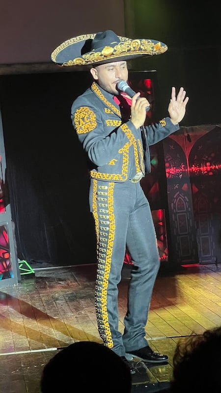 Alberto Cuevas, “El Diamante,” brought his amazing vocals to the stage.