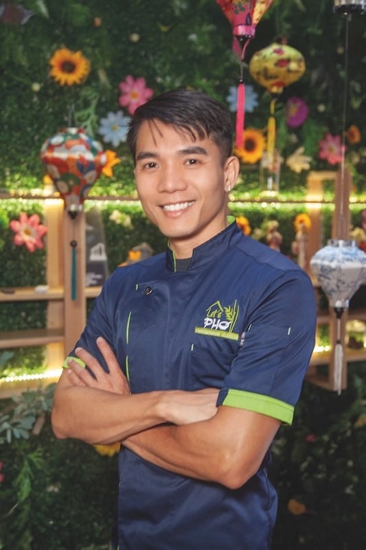 Chef Charlie Huynh, owner of Let’s Pho in Puerto Vallarta, was honored as Best Gay Chef at the Second Annual Puerto Vallarta Gays: Best of Awards on February 27, 2025. The event, held at Industry, recognized notable contributions within the local LGBTQ+ community and had more than 300 people attend.