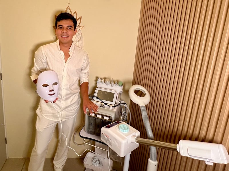francisco with face machine stuff
