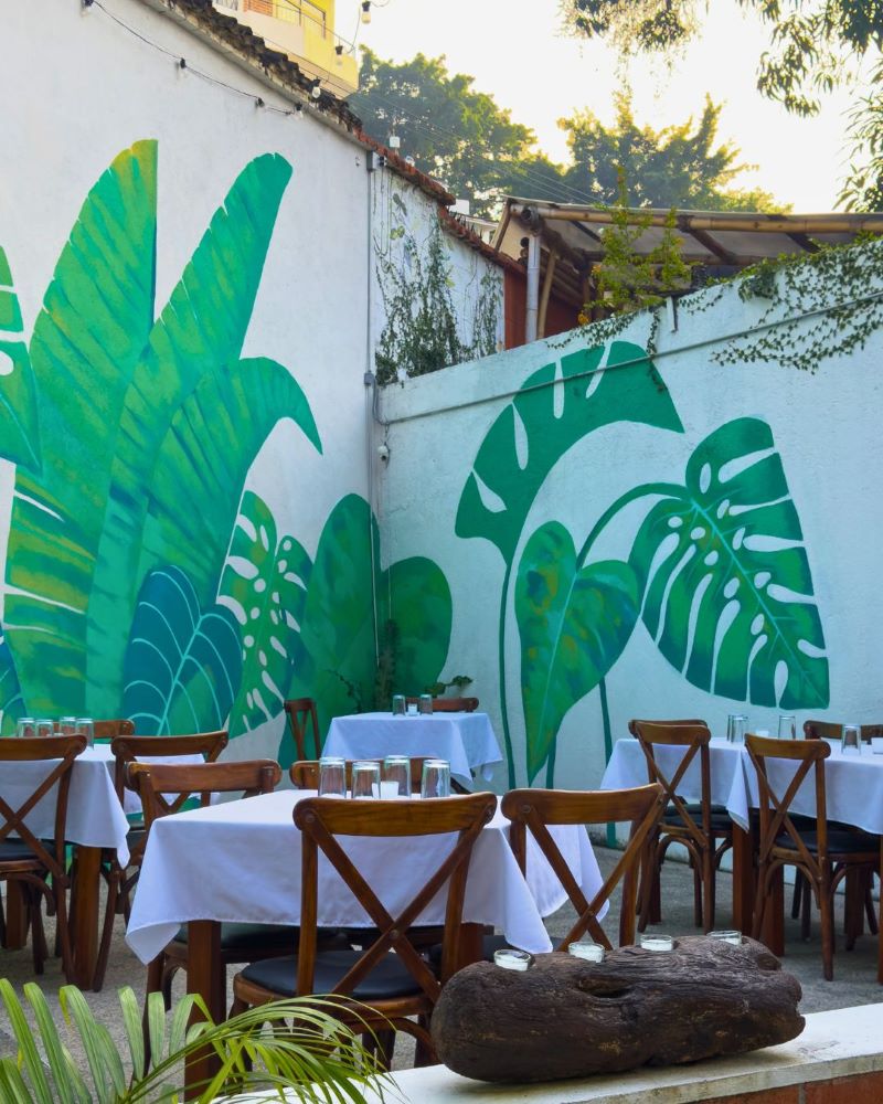 raices garden seating