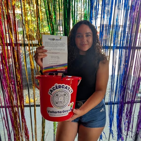 tunnel bar red bucket