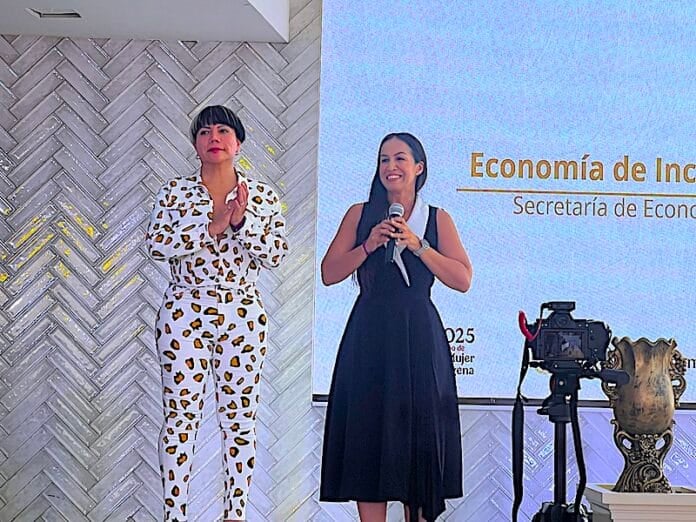 Salma Luévano, National Coordinator of the Economía de Inclusión program at Mexico’s Secretariat of Economy, and Councilwoman Melissa Madero. Photo by Jerry Jones