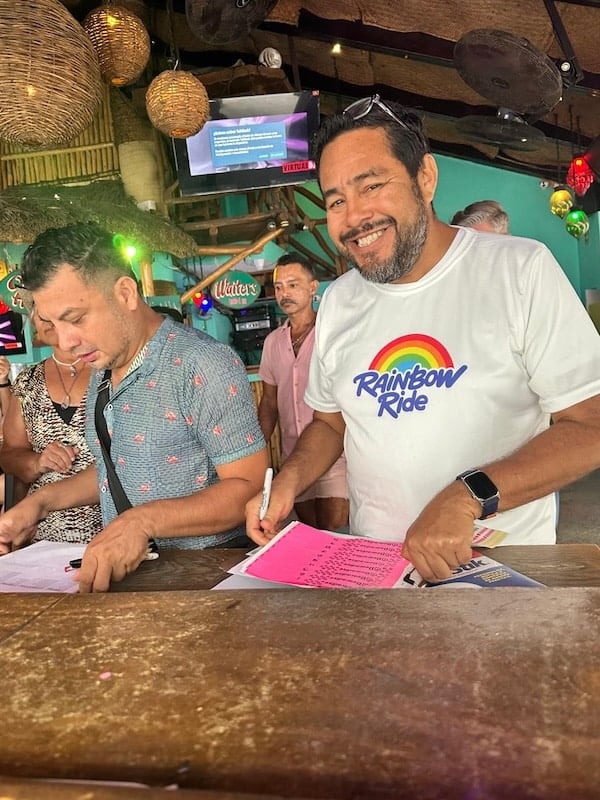 Registration at Mr Flamingos - Tour Guide & Host Roberto Maciel