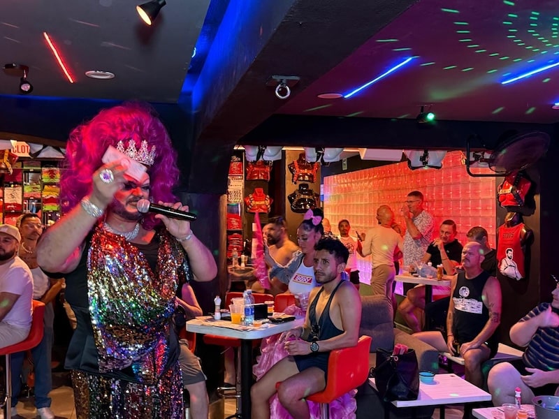 studs bingo mikel in drag 15
