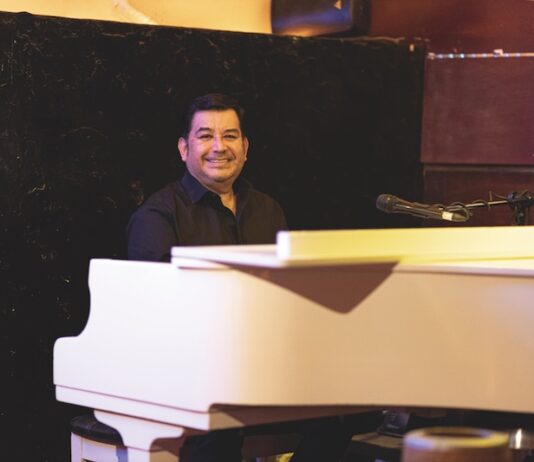 Salvatore Rodríguez Celebrates 50 Years at the Piano with Black-and-White Gala at Café des Artistes Salvatore-6