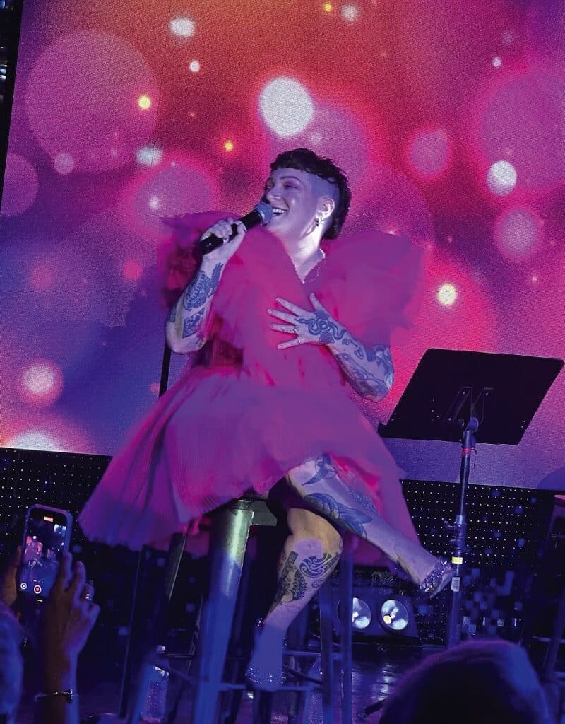 effie supporting photo 1