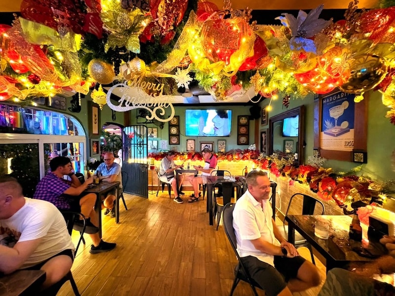 jorge's bar one year 11