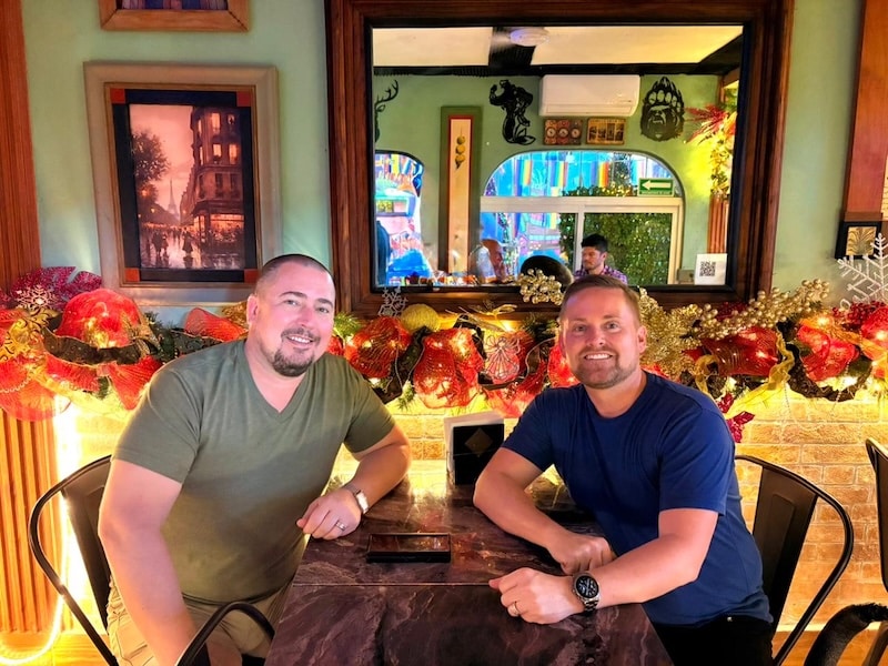 jorge's bar one year 8