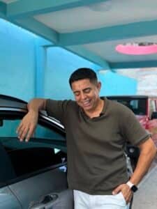 Eric Flores, vlasnik MexCar PV.