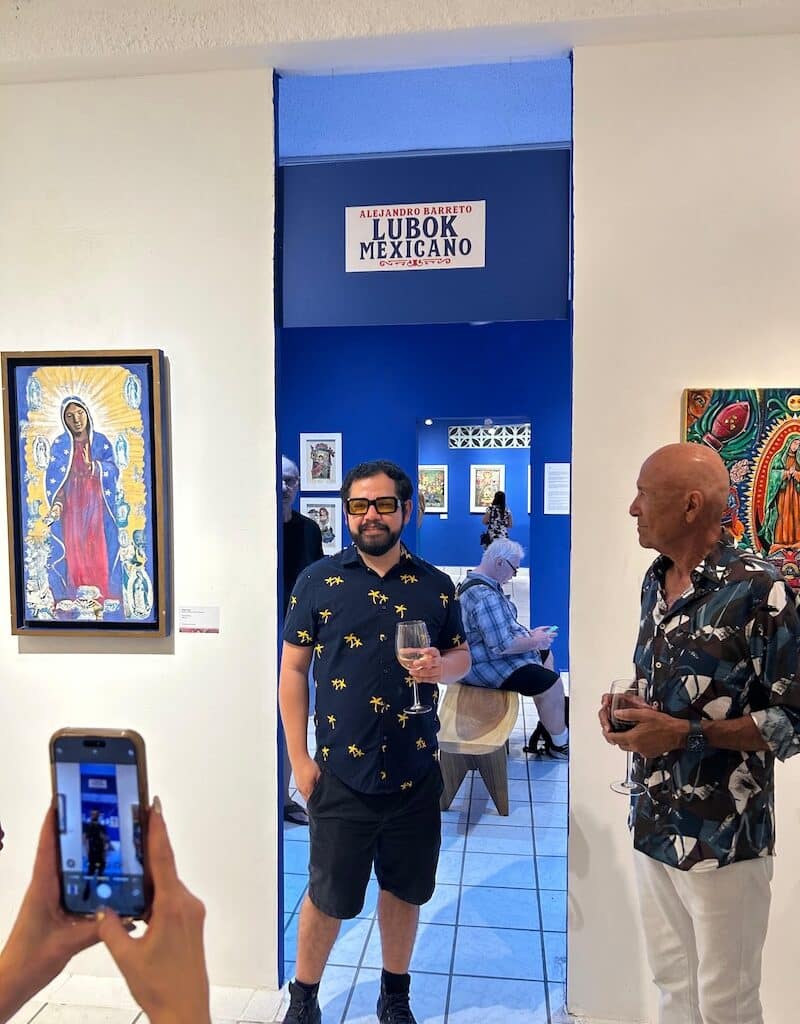 Alejandro Barreto hosted a guided tour through his works.