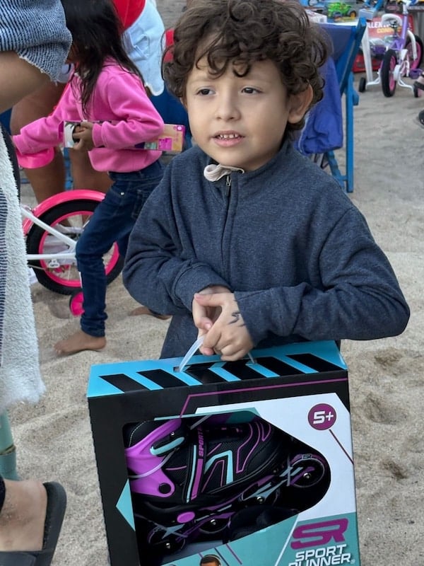 toy giveaway 25 years 22