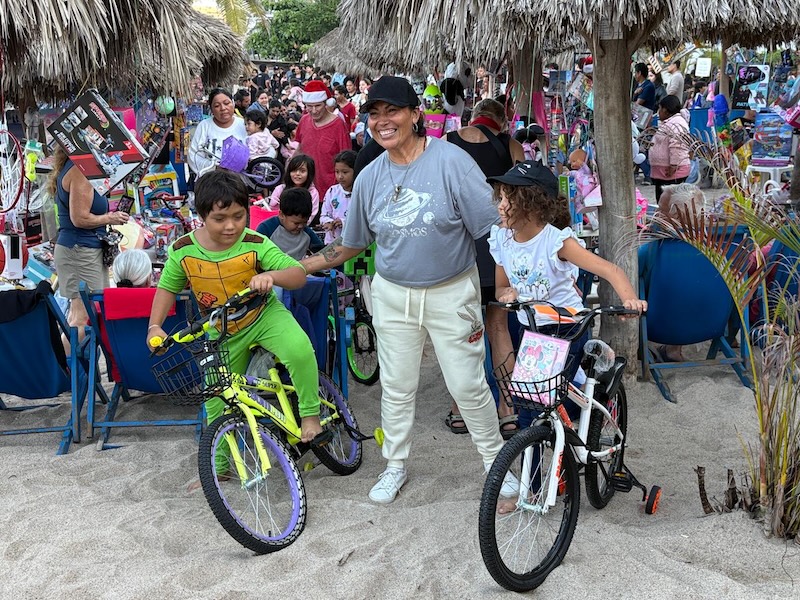 toy giveaway 25 years 6