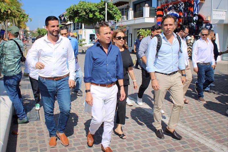 governor Pablo lemus and Luis Munguia