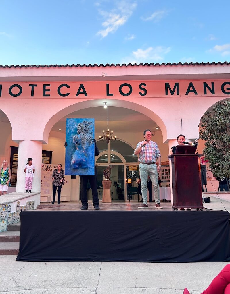 los mangos library auction