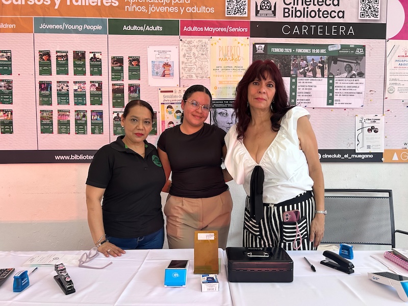 los mangos library auction