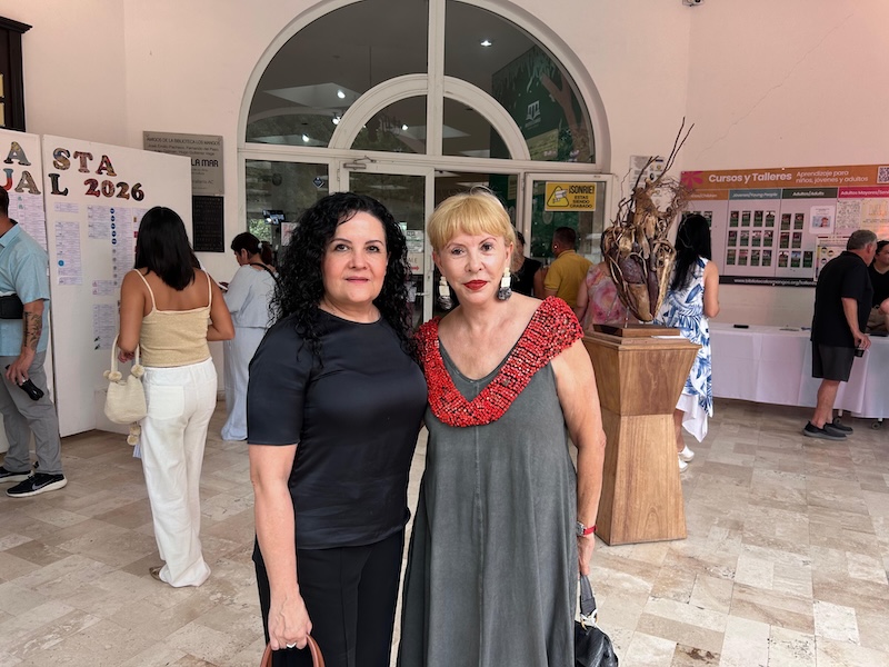 los mangos library auction