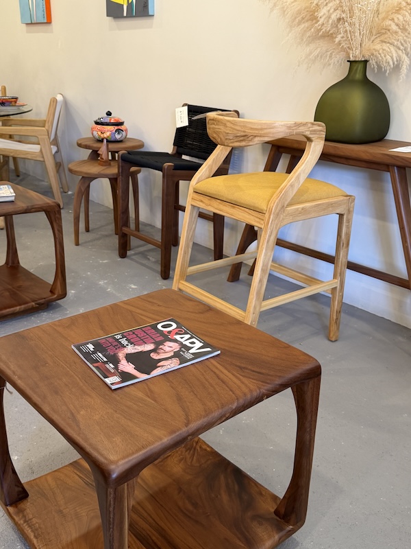 hyden art end table