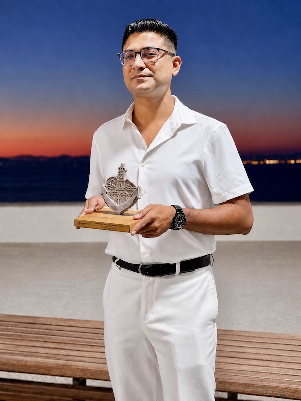 Adan Villa Award 3