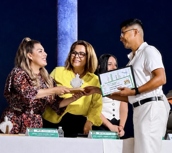 Adan Villa Award 4