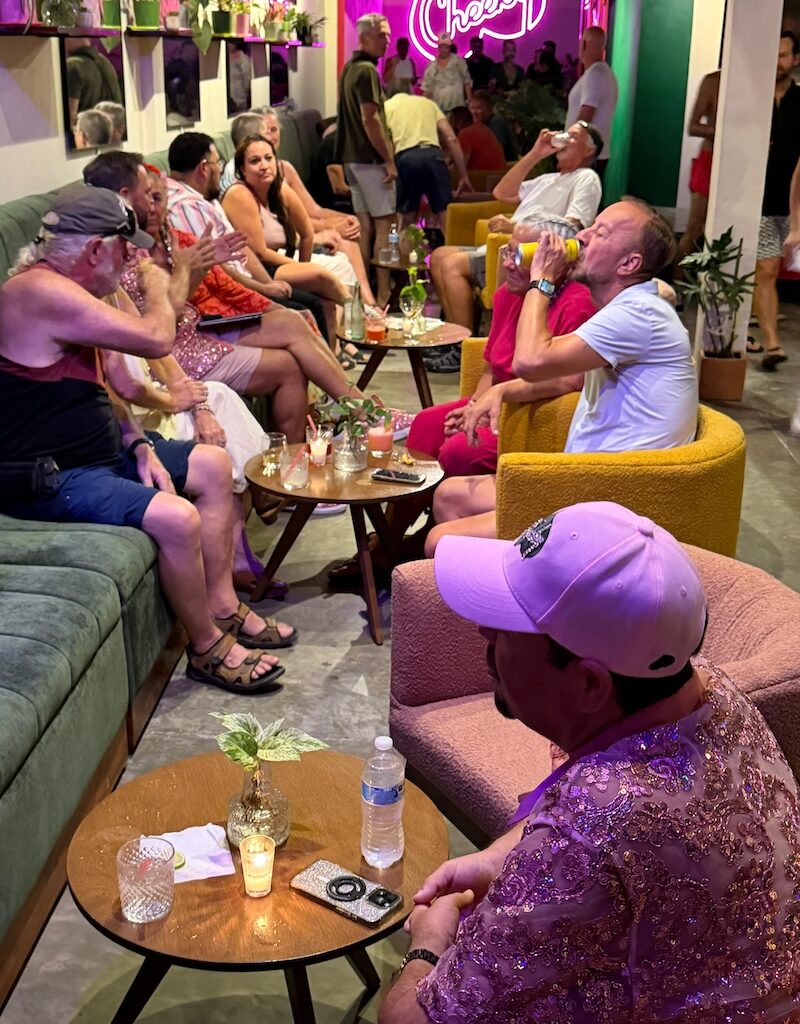 cheeky lounge