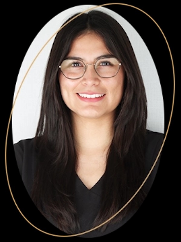 Dr. Daniela Salinas Specialty in Endodontics & Stomatology