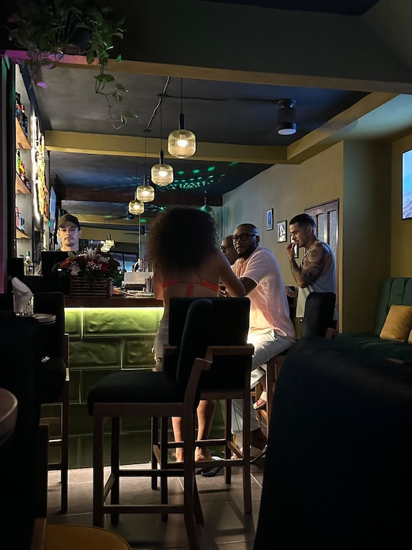 tommys bar 3