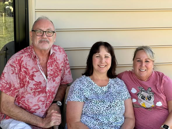 Richard and his sisters in US August 2025